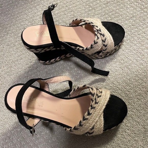 Black and tan wedge sandals, never worn. - Picture 1 of 2